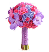 Lindo bouquet confeccionado com as delicadas rosas liláses cultivadas no sul de Minas Gerais.